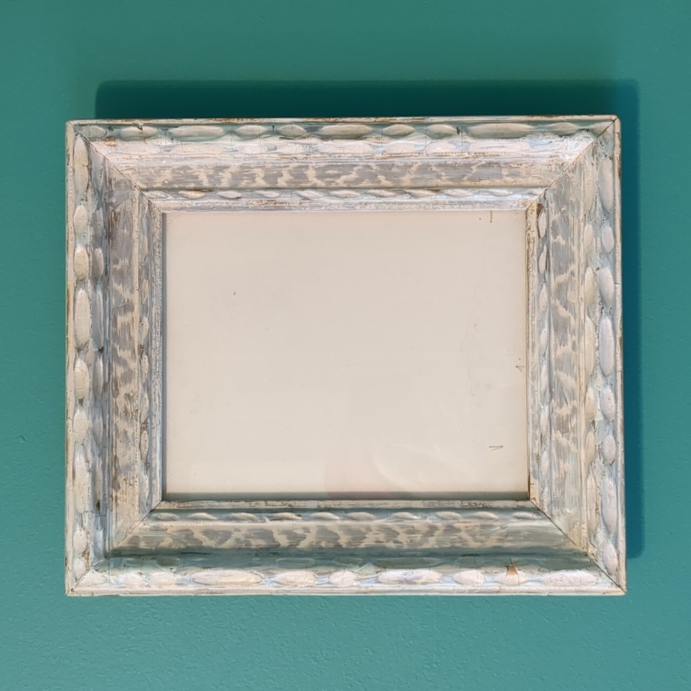 VINTAGE WOOD PICTURE FRAME